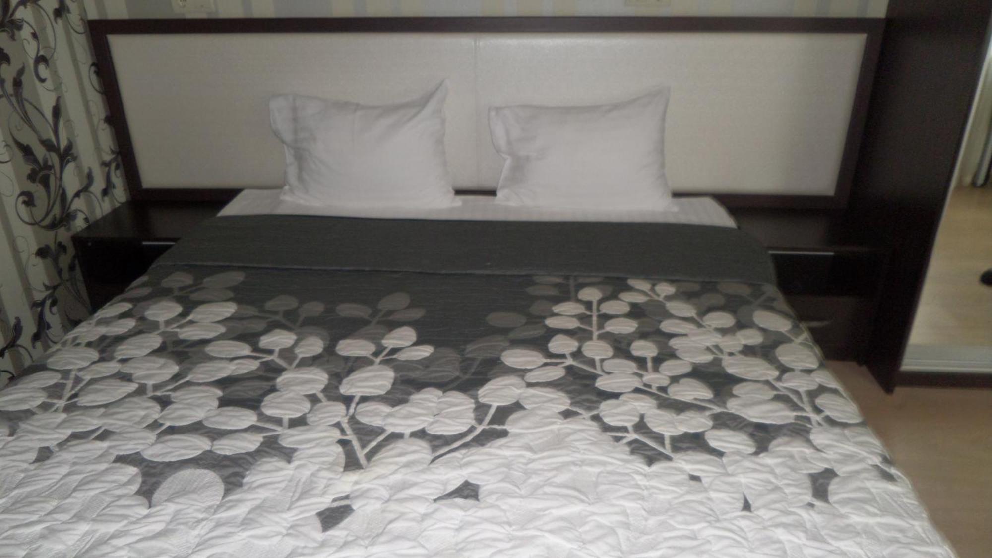 Royal Hotel Jarkov Habitación foto