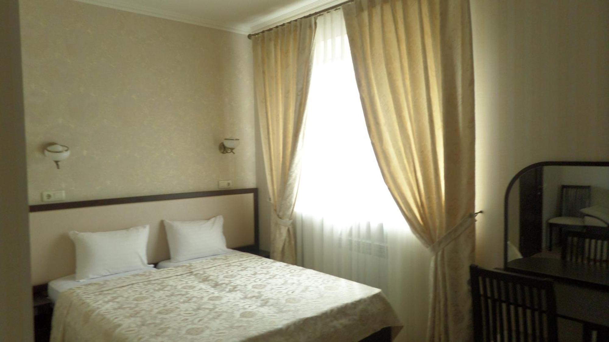 Royal Hotel Jarkov Habitación foto