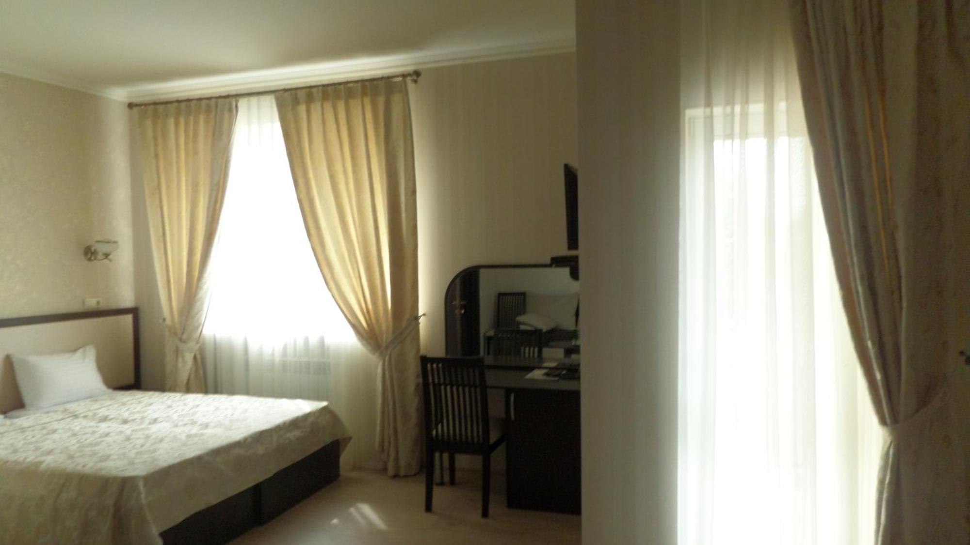 Royal Hotel Jarkov Habitación foto