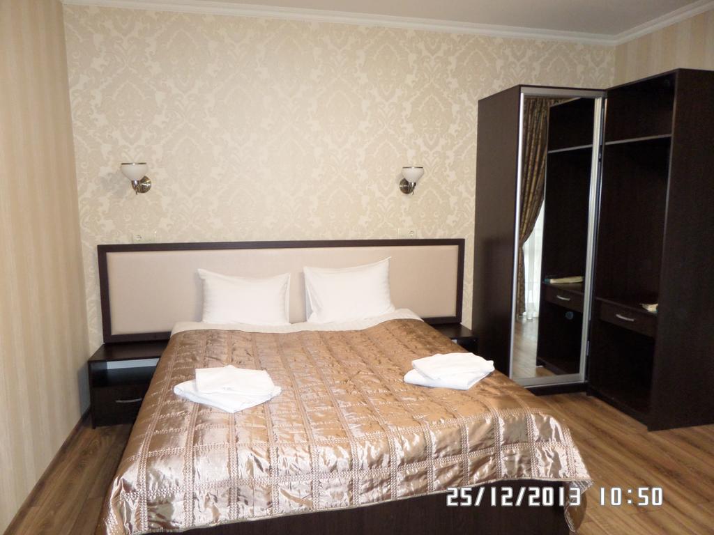 Royal Hotel Jarkov Habitación foto